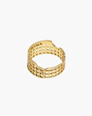 Roman Empire ring in 14K gold plated, Colosseum wrap, front view