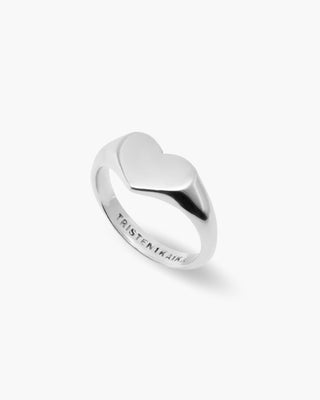 Feeling the Love ring in 925 sterling silver, heart signet, angled view