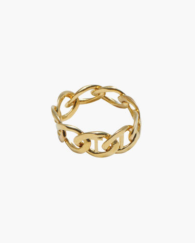 Chain Reaction ring in 14K gold plated, oversized chain link band, angled view
