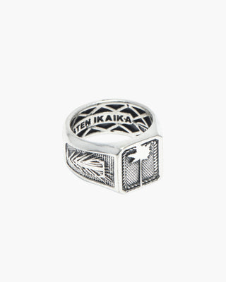 Island Time ring in 925 sterling silver, Hawaii signet with island engravings, front view
