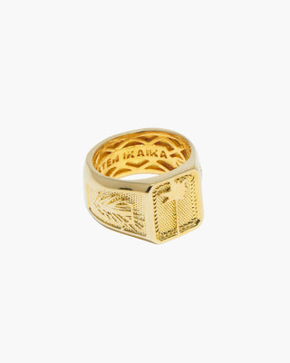 Island Time ring in 14K gold plated, Hawaii signet with island engravings, front view