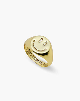 Smiley Guy ring in 14K gold plated, smiley face signet, angled view