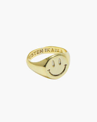 Smiley Guy ring in 14K gold plated, smiley face signet, front view