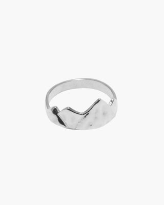 Mt. Ikaika ring in 925 sterling silver, mountain range signet, front view